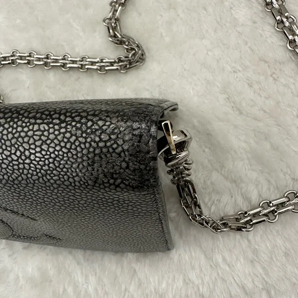 CHANEL Textured Black Crossbody Bag with Silver Chain - Picture 6 of 14